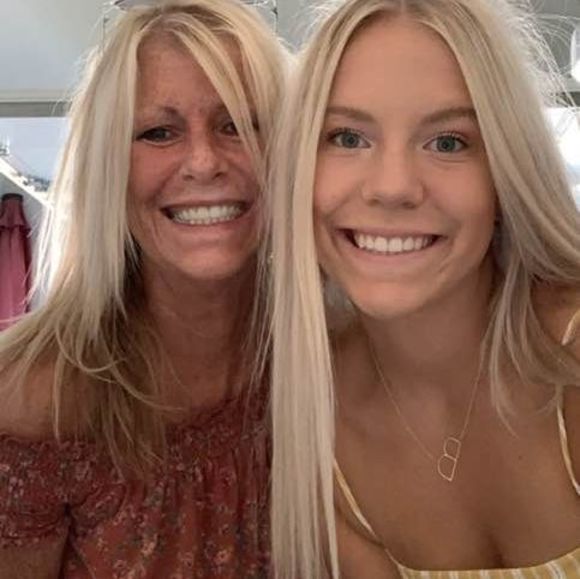 Meet your Posher, Sandy - Picture 1 of 1